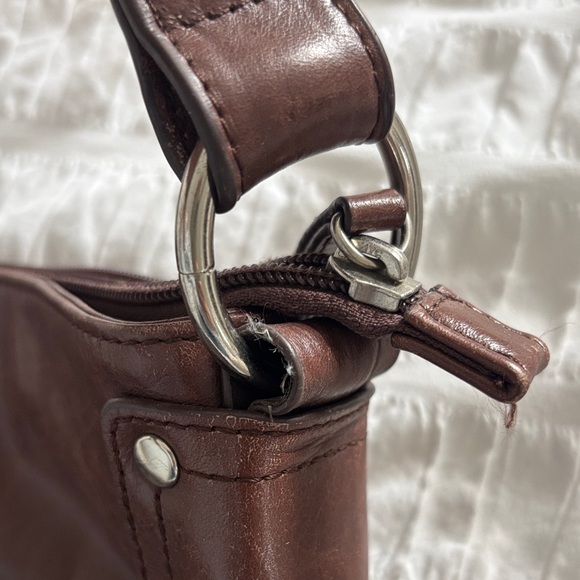 Danier Elegant Brown Leather Messenger Bag with Silver Hardware - Picture 10 of 15